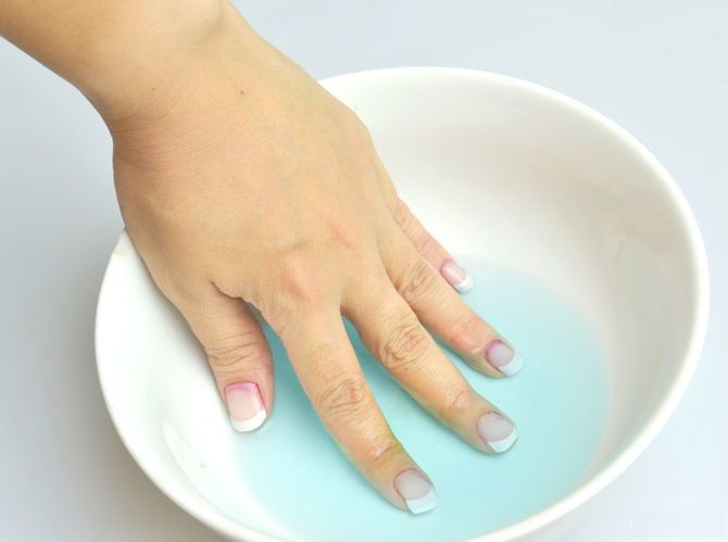 Process of Removing Acrylic Nails with Oil: